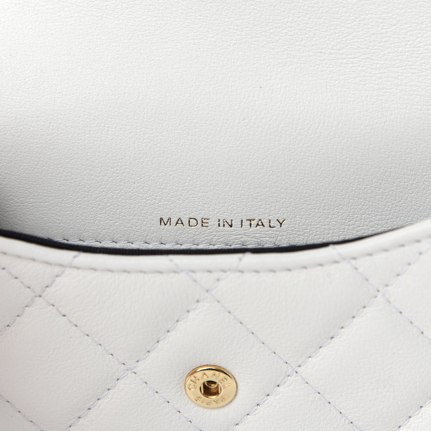 Calfskin Quilted About Pearls Card Holder Flap With Chain White