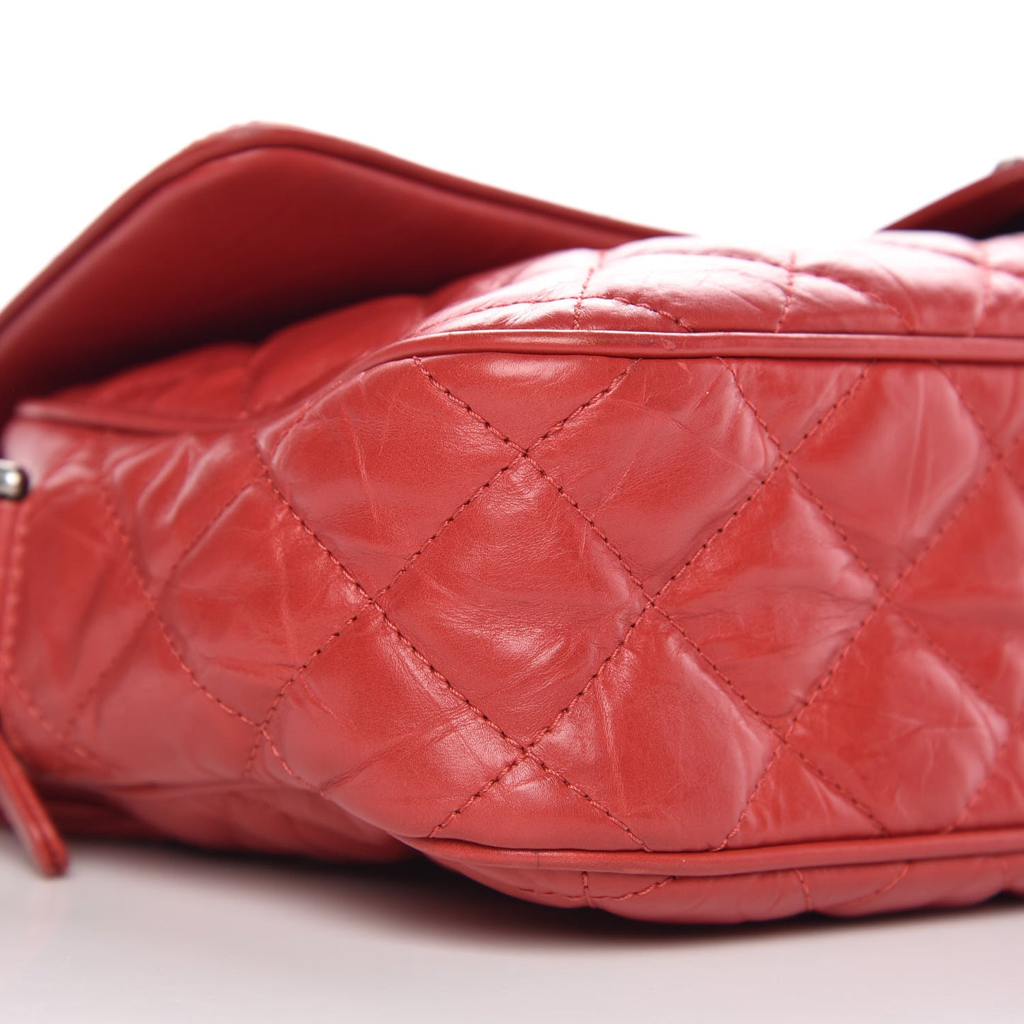 Crumpled Calfskin Quilted Medium Casual Rock Flap Red