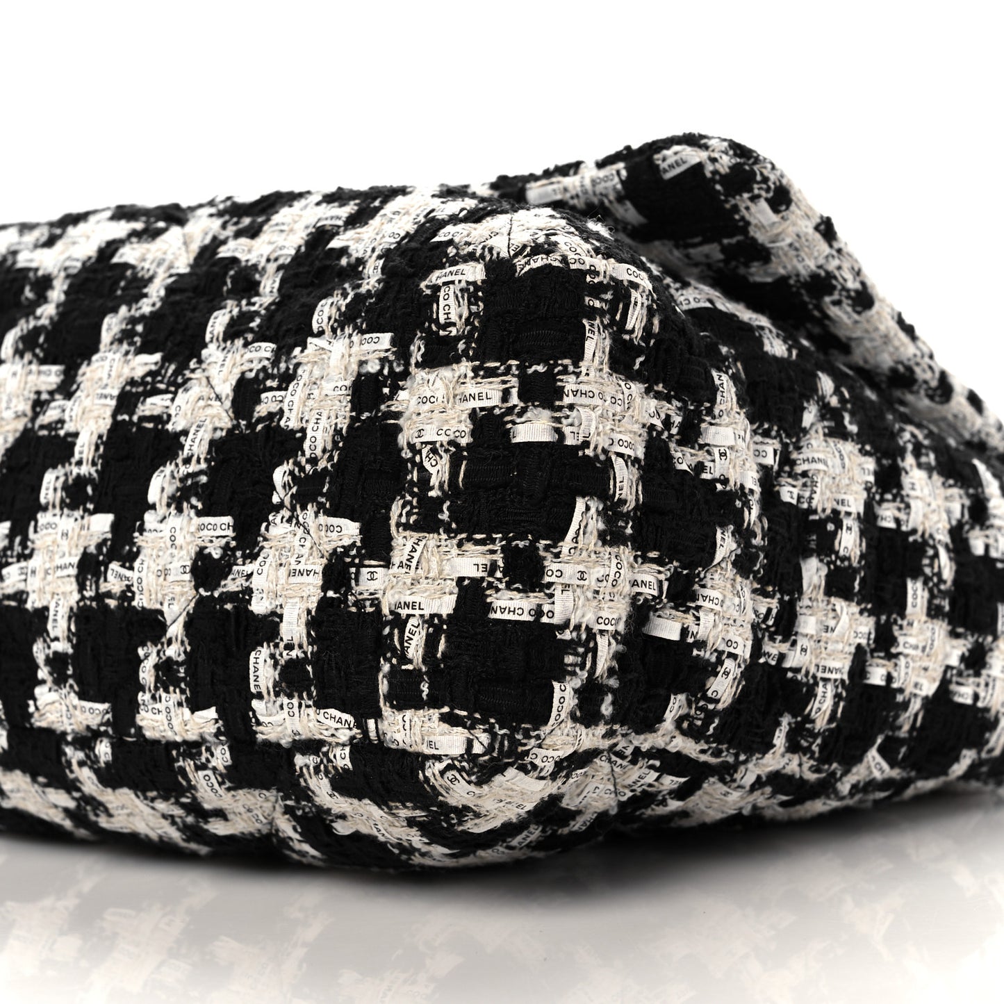 Tweed Quilted Maxi Chanel 19 Flap Black Ecru White