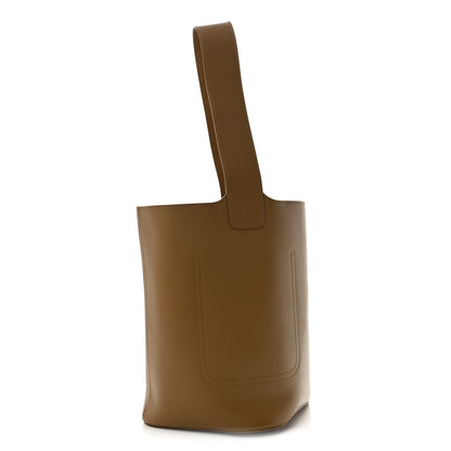 Loewe Smooth Calfskin Medium Pebble Bucket Bag Oak 2 of 9