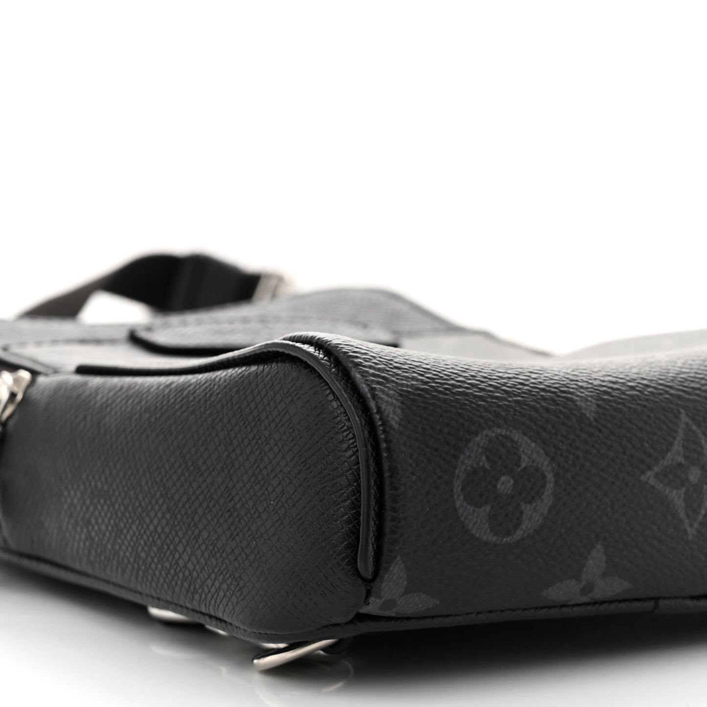 Taigarama Outdoor Slingbag Black