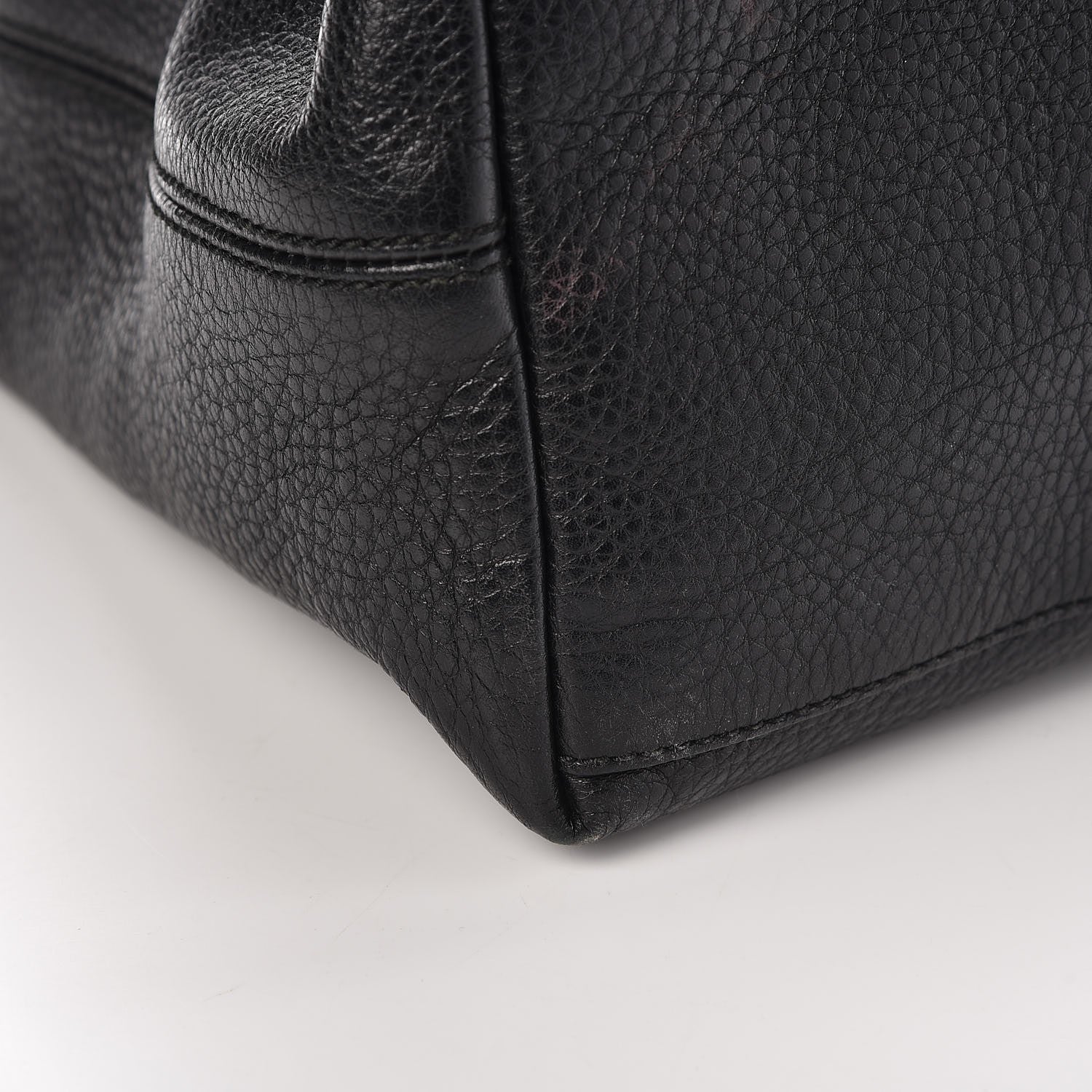 Gucci Pebbled Calfskin Large Soho Chain Shoulder Bag Black 15 of 18