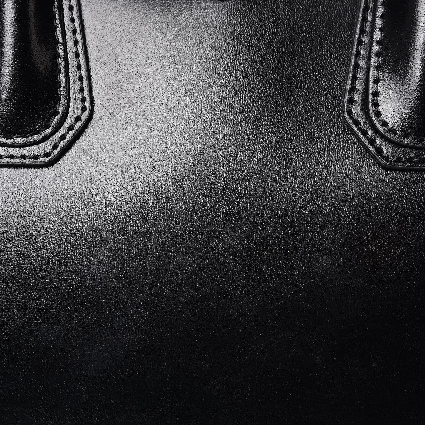Shiny Lord Calfskin Small Antigona Black