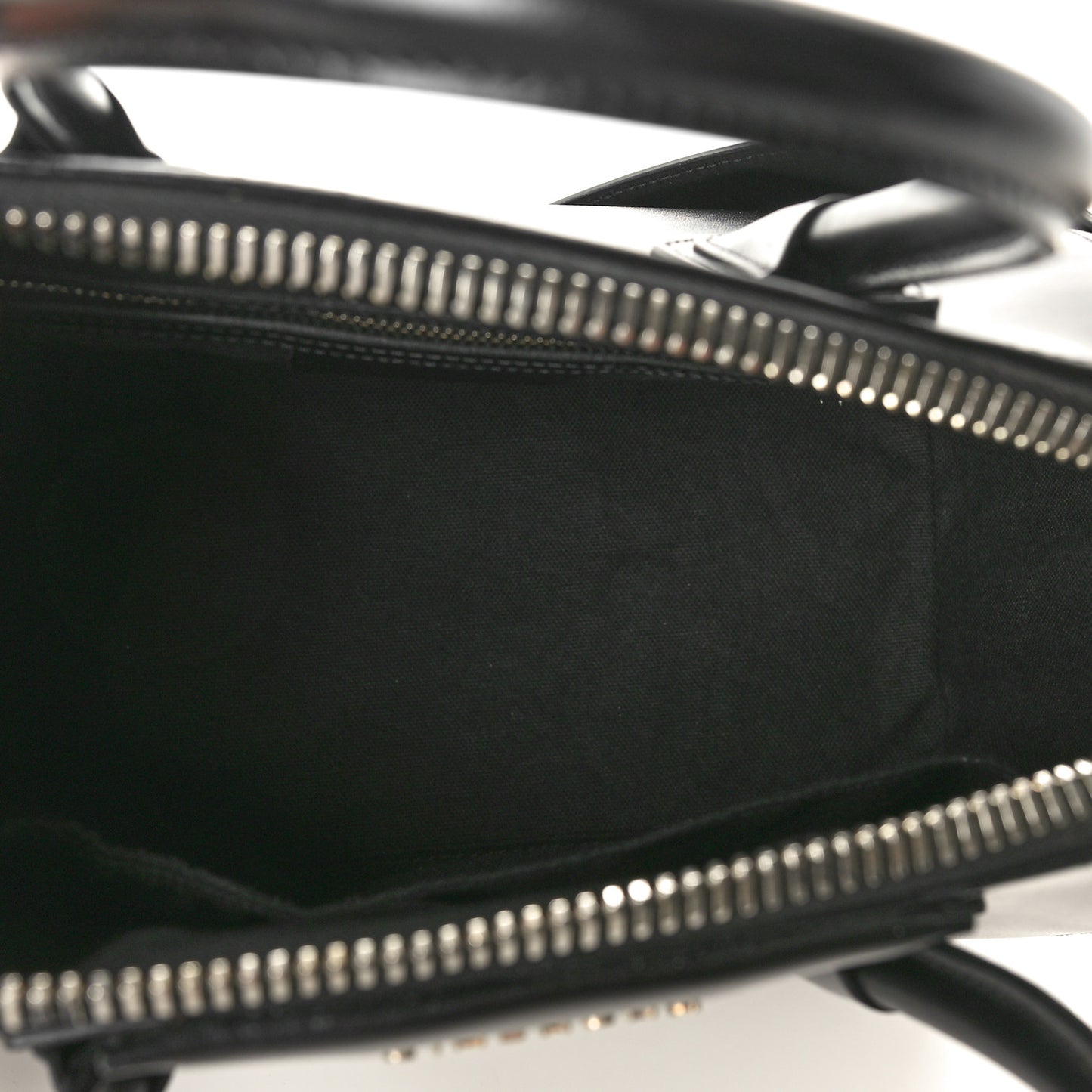 Shiny Lord Calfskin Small Antigona Black