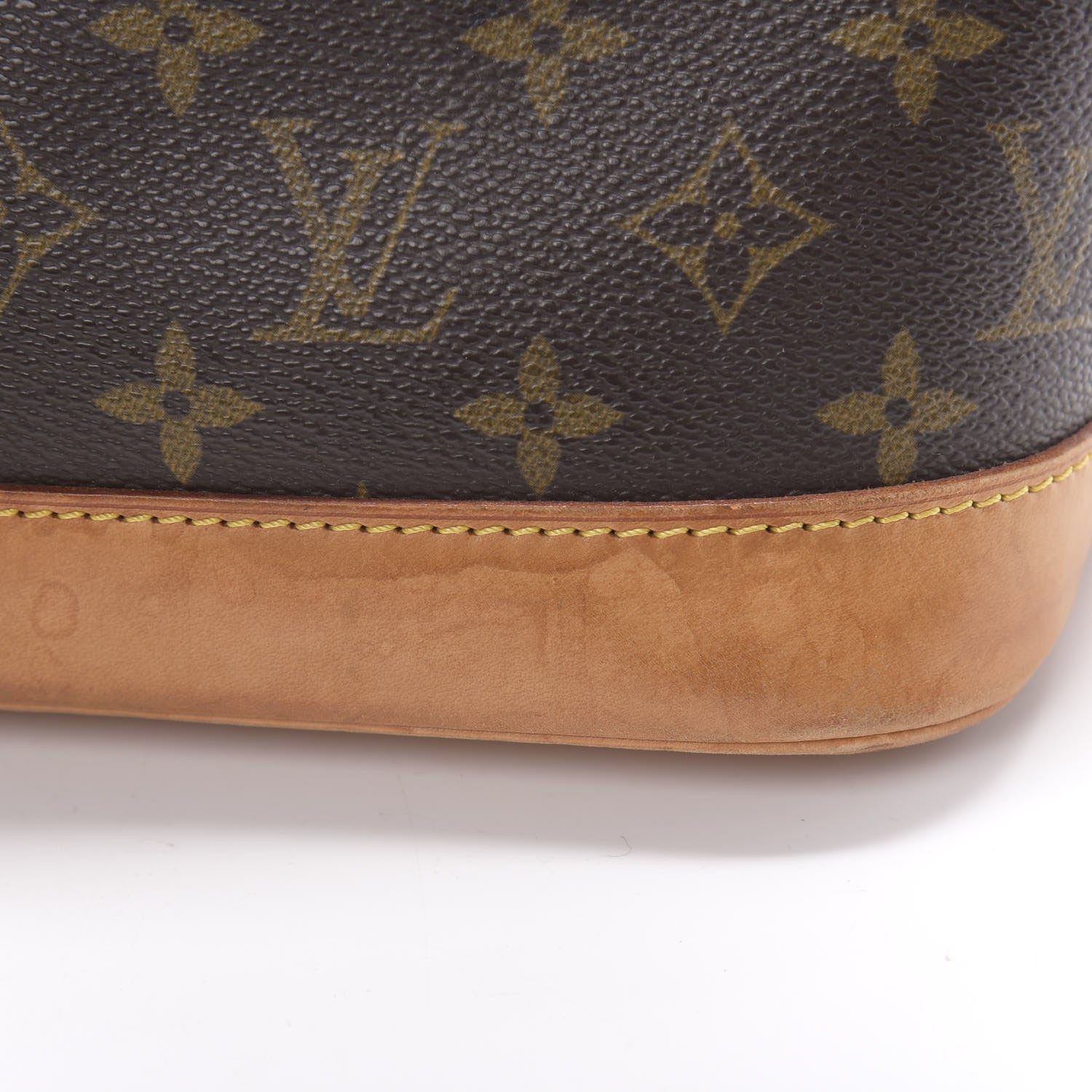 Louis Vuitton Monogram Alma PM 18 of 20