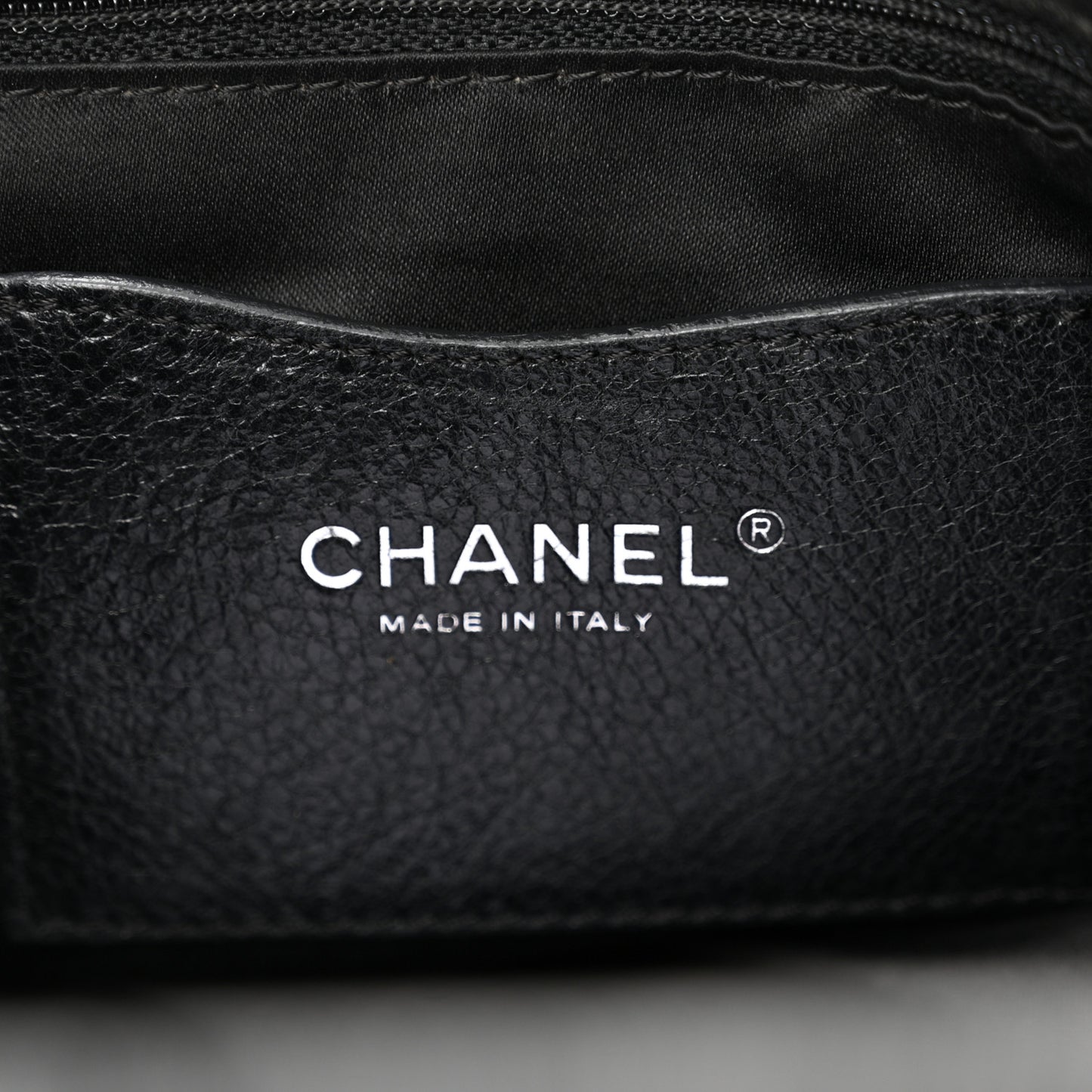 Glazed Calfskin Stitched XL On The Road Flap Black