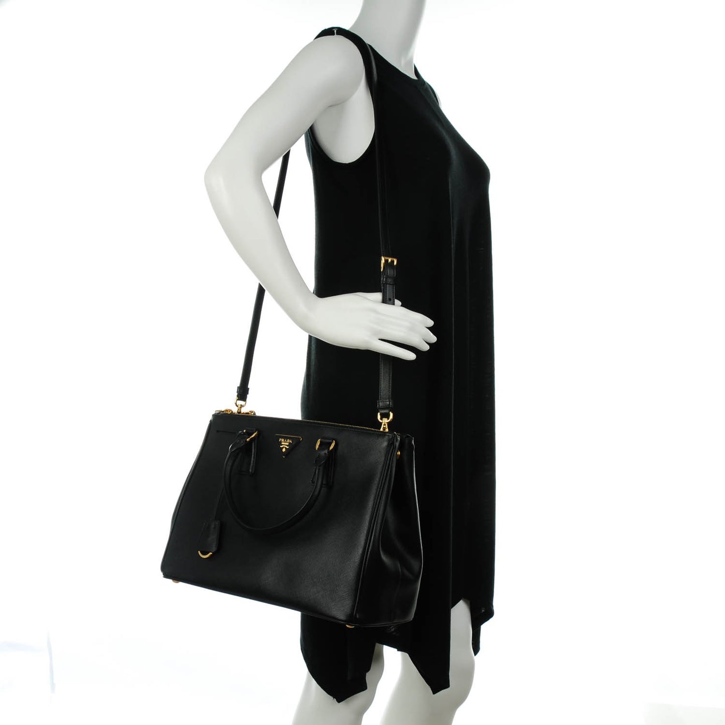 Saffiano Medium Galleria Double Zip Tote Black