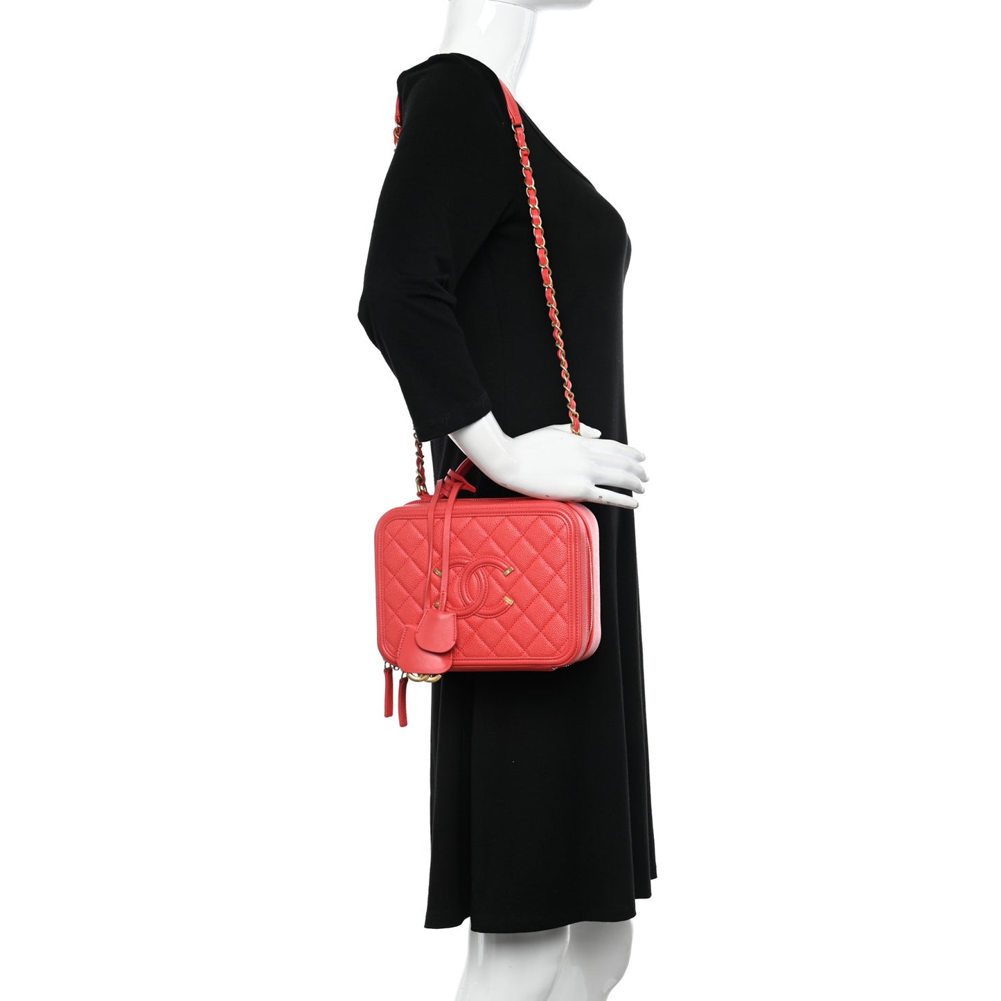 Caviar Quilted Medium CC Filigree Vanity Case Red