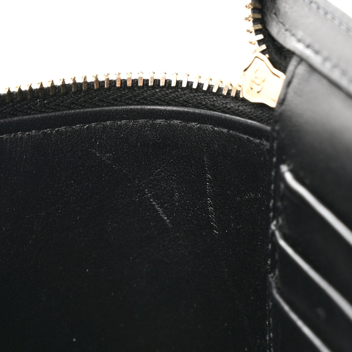 Shiny Caviar Quilted Pick Me Up Vanity Case Black