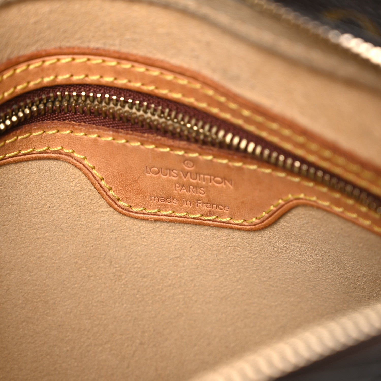 Louis Vuitton Monogram Looping MM 6 of 11