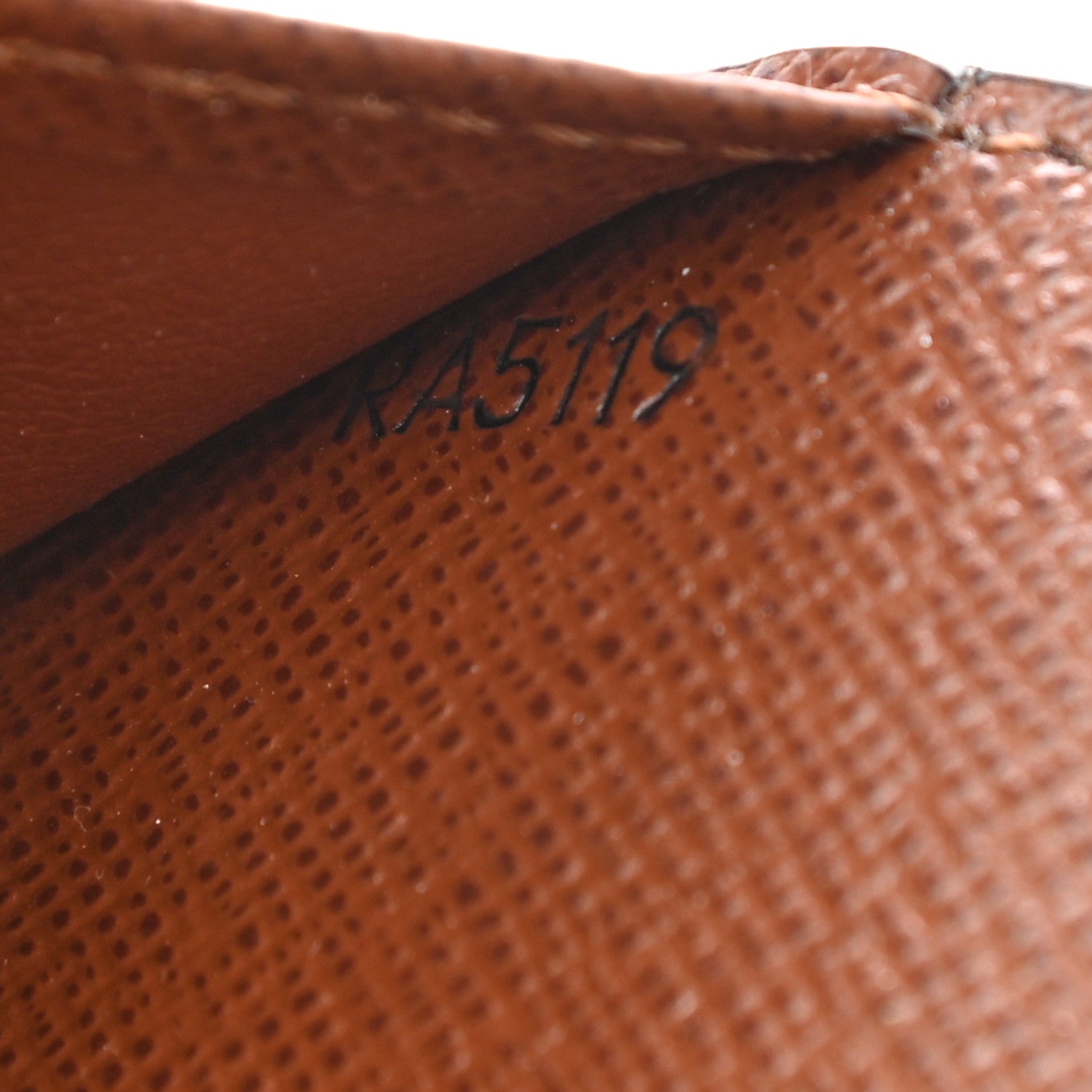 Louis Vuitton Monogram Medium Ring Agenda Cover 7 of 11