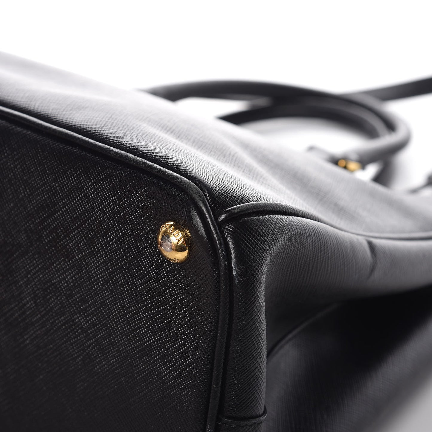 Saffiano Medium Galleria Double Zip Tote Black