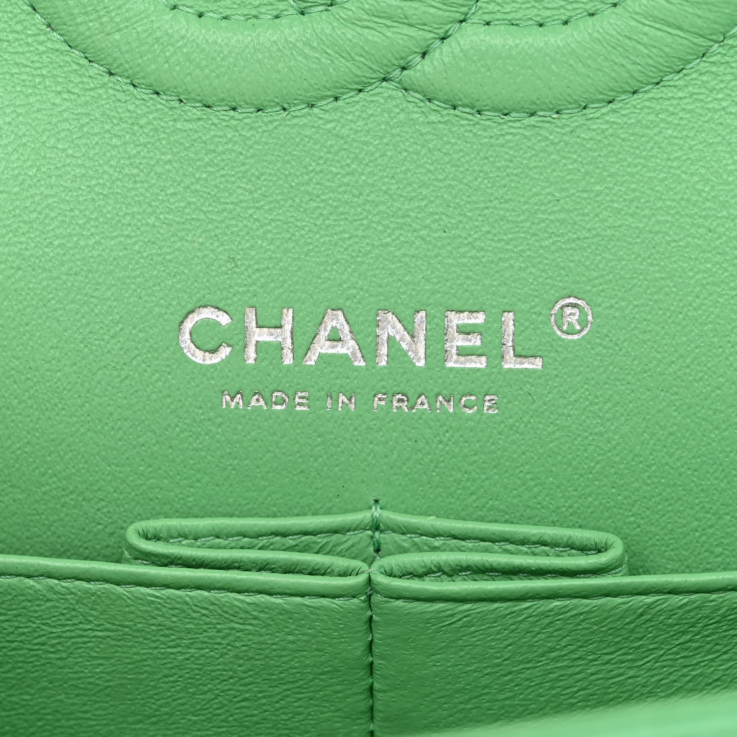 Caviar Chevron Quilted Medium Double Flap Green
