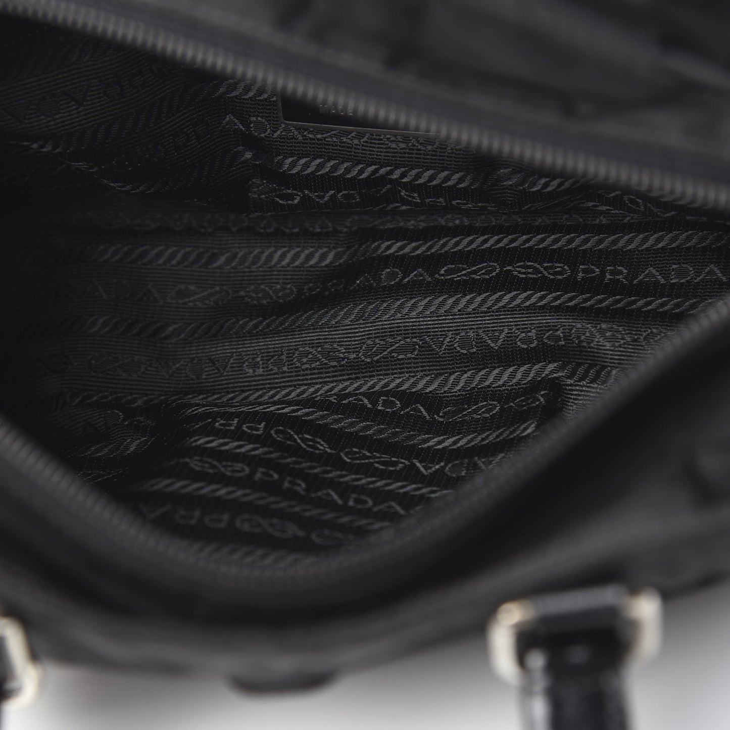 Tessuto Nylon Spazzolato Logo Tote Black