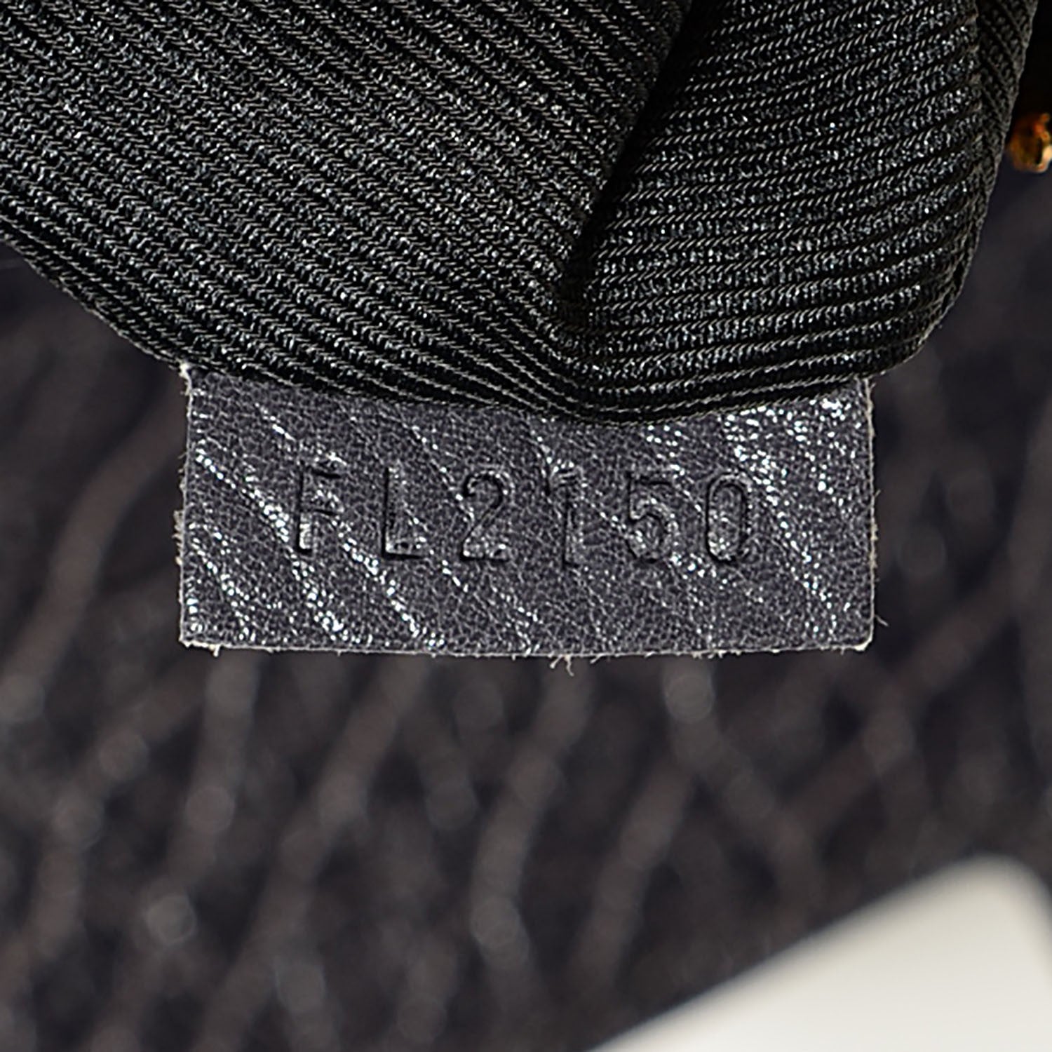 Louis Vuitton Volupte Beaute Gris 8 of 8