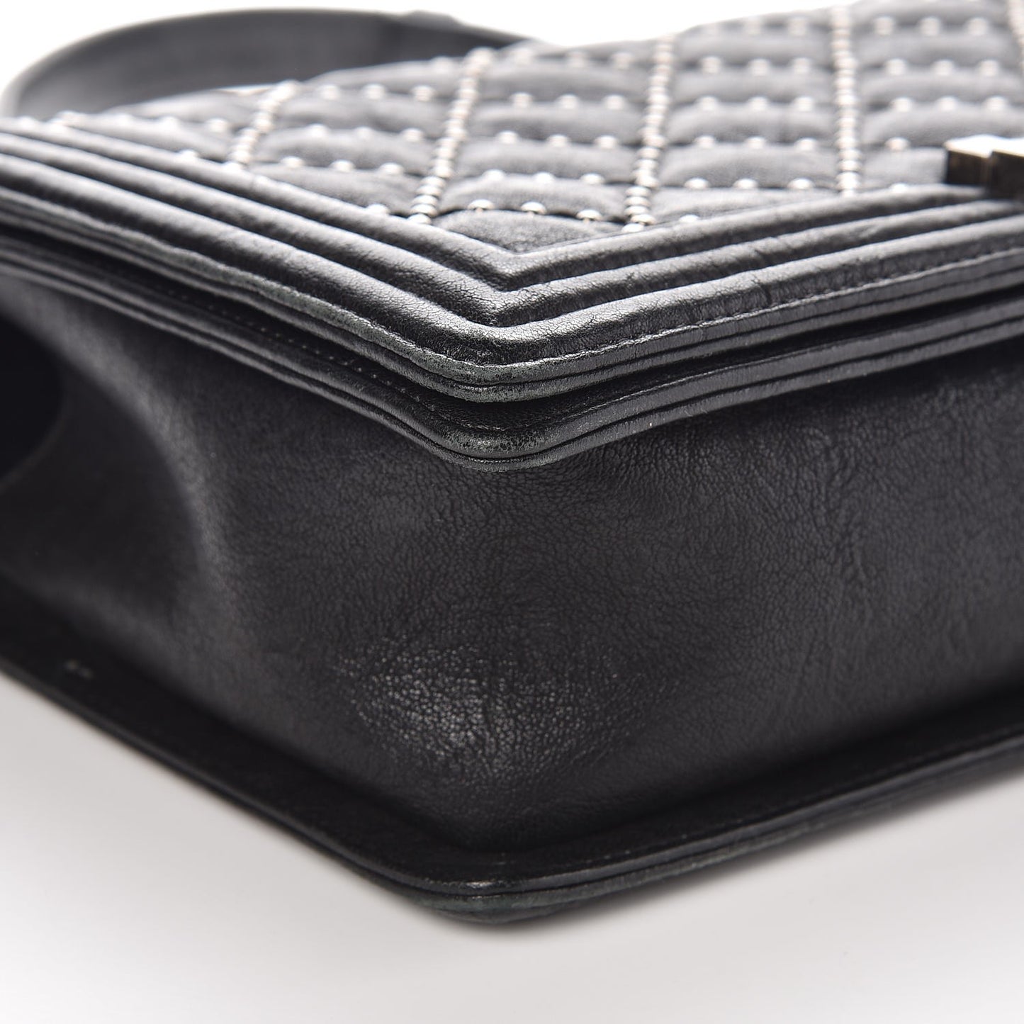 Crumpled Lambskin Medium Studded Boy Flap Black