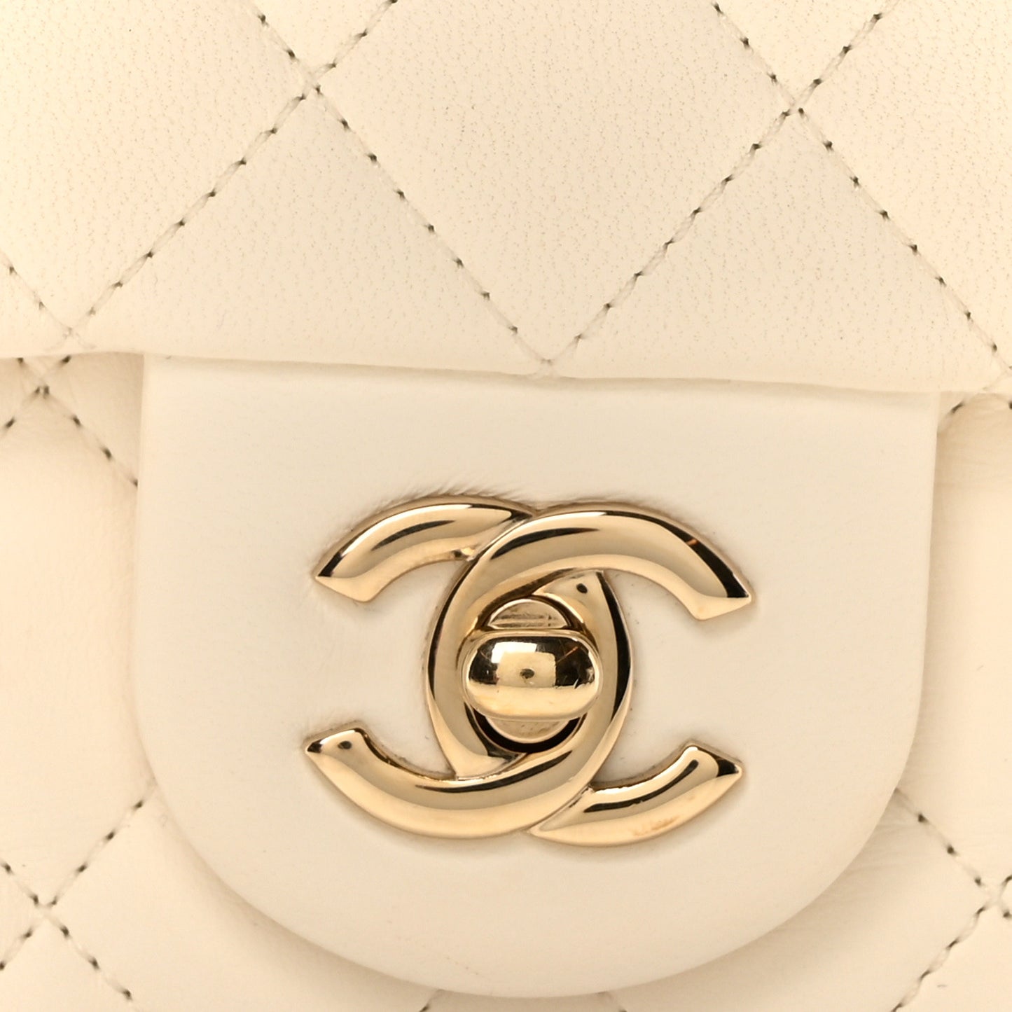 Lambskin Quilted Enamel Mini Pearl Crush Flap White