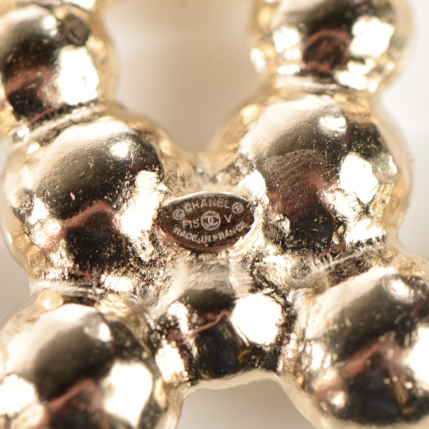 Pearl CC Brooch Gold
