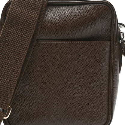 Louis Vuitton Taiga Dimitri Grizzli 7 of 9