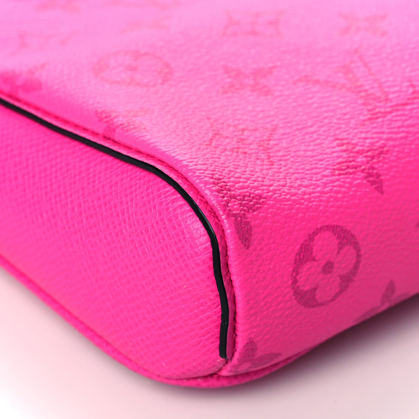 Taigarama Outdoor Slingbag Fuchsia