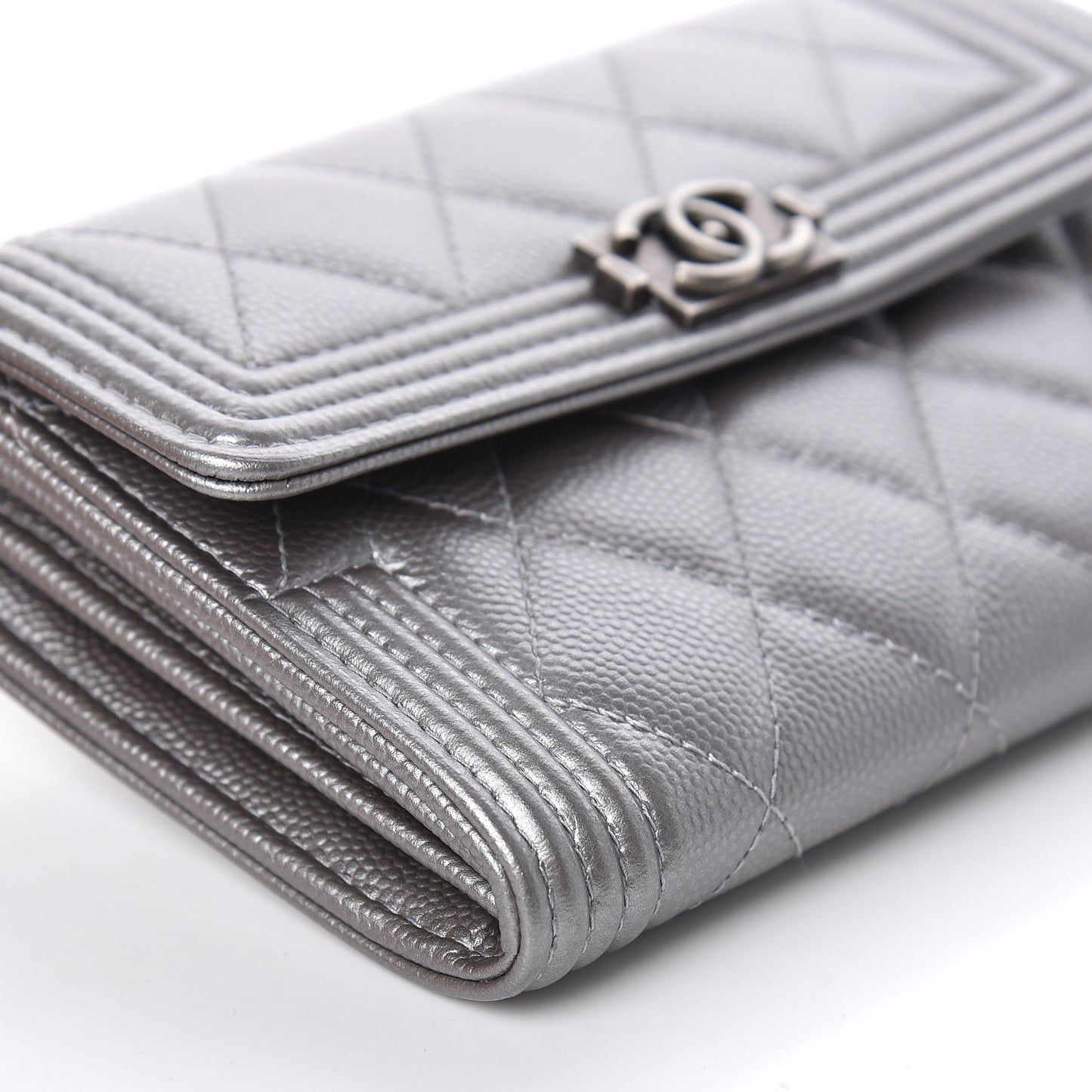Metallic Caviar Quilted Medium Boy Flap Wallet Silver