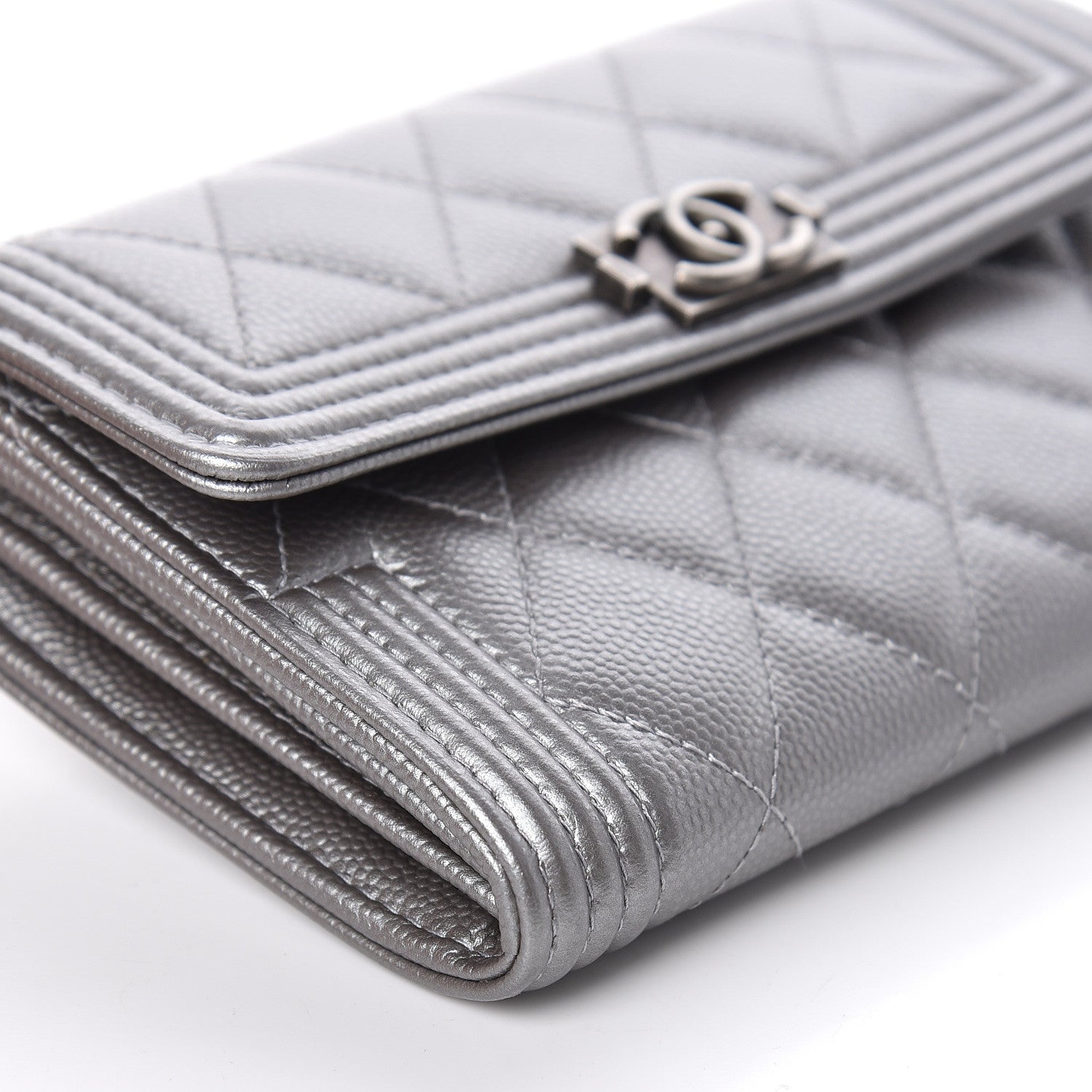 Chanel Metallic Caviar Quilted Medium Boy Flap Wallet Silver 9 of 10
