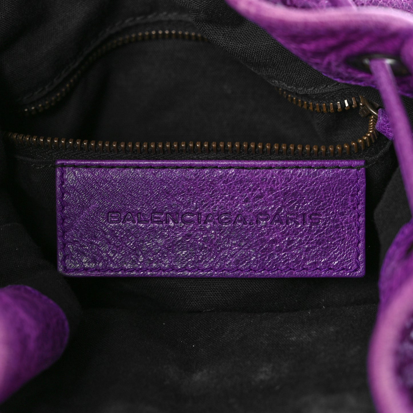 Agneau Classic Hardware Mini Pompon Ultraviolet