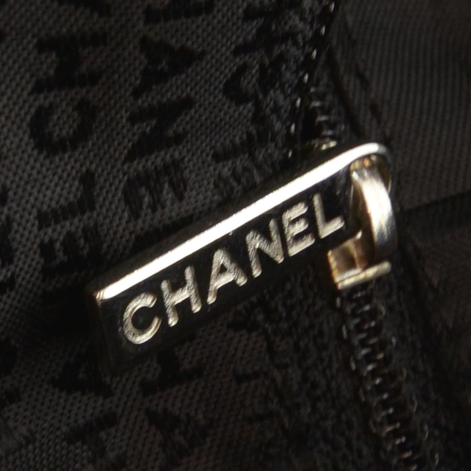 Chanel Lambskin Large Ultimate Soft Tote Black 7 of 9