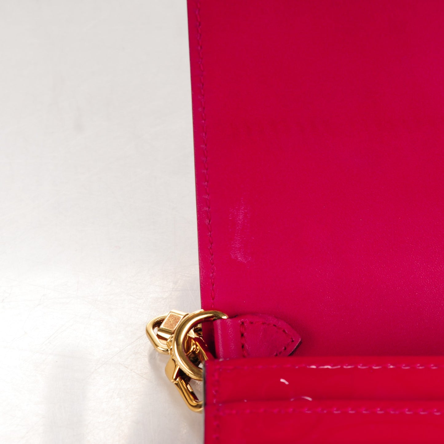 Vernis Chaine Wallet Rose Indien