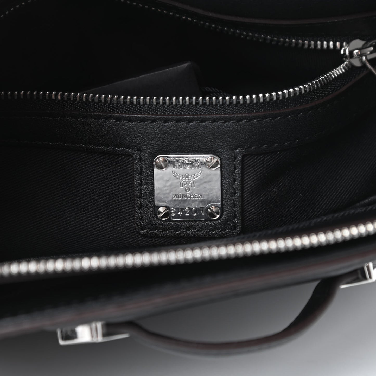Visetos Small Essential Crossbody Bag Black