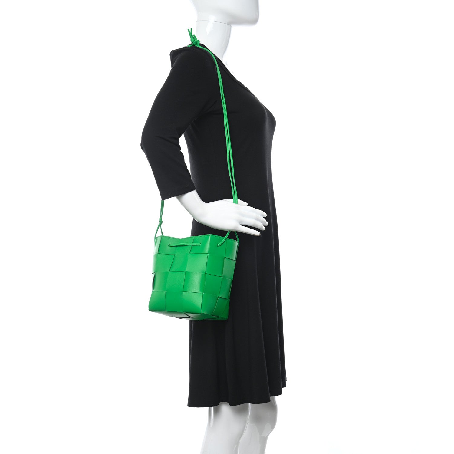 Bottega Veneta Nappa Maxi Intrecciato Cassette Bucket Bag Parakeet 2 of 10