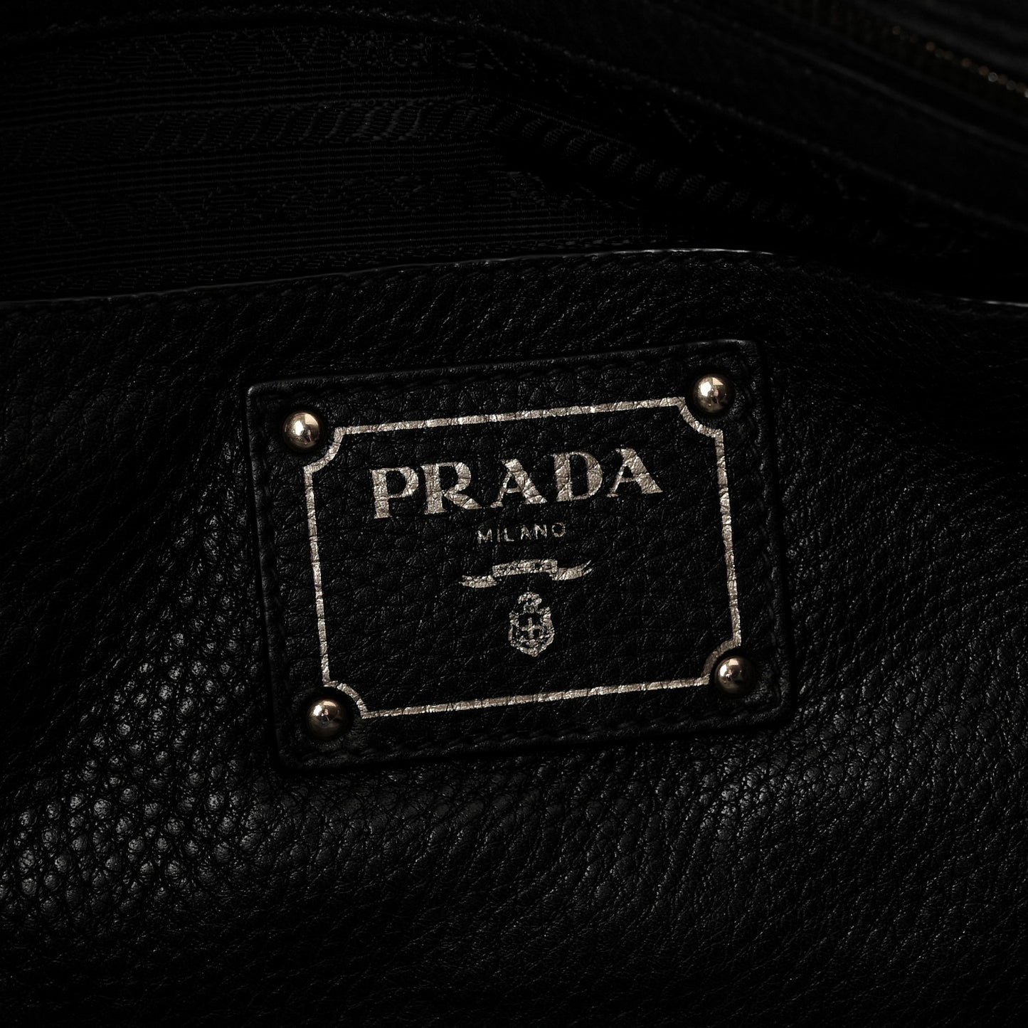 Vitello Daino Shopping Tote Black