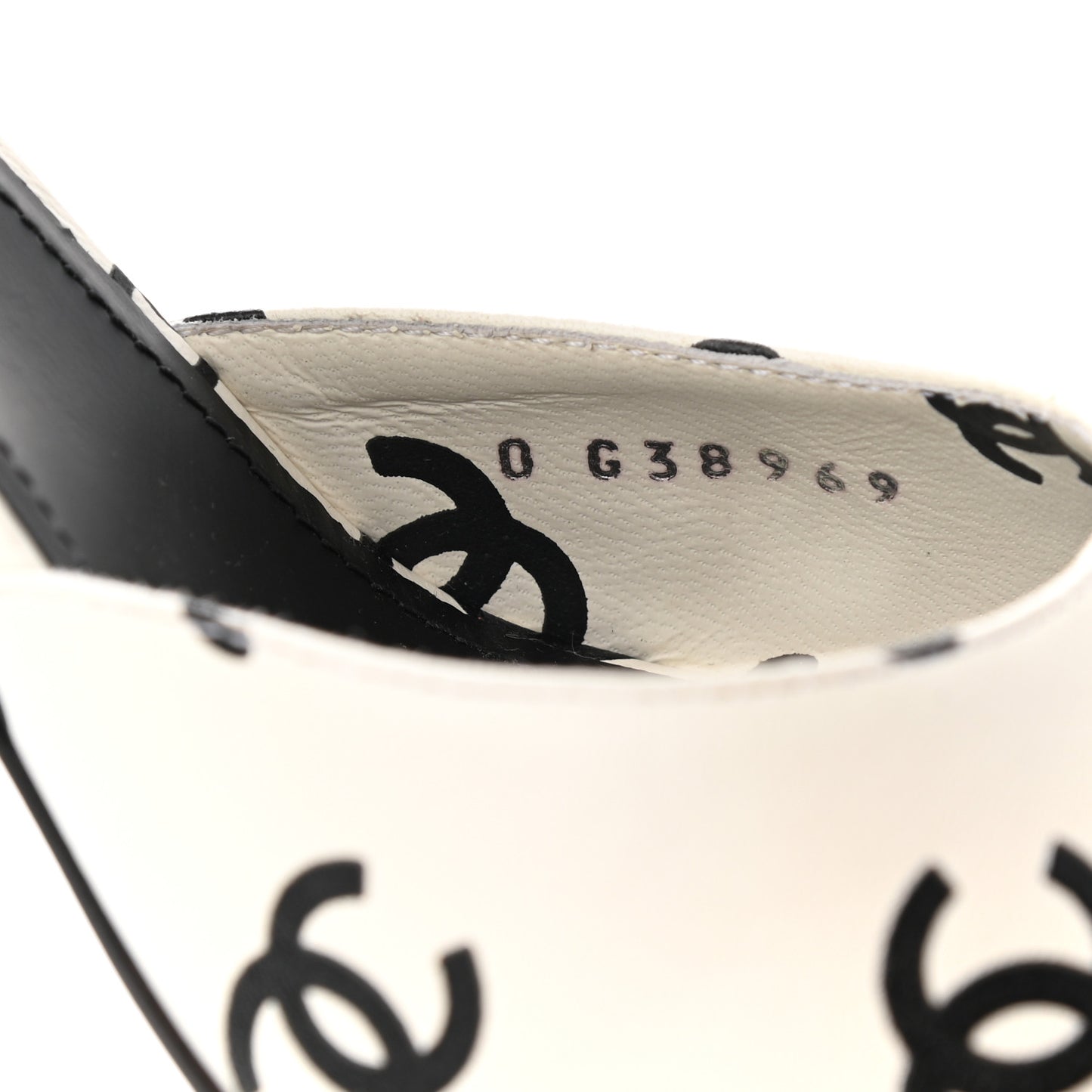 Printed Lambskin CC Sandals 40 White Black