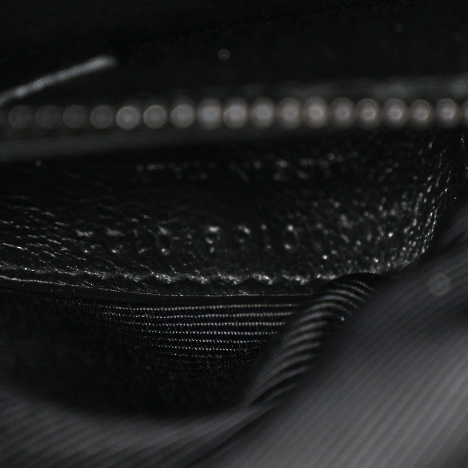 Saint Laurent Grain De Poudre Textured Mixed Matelasse Triquilt Medium Monogram Monochrome Satchel Black 7 of 13