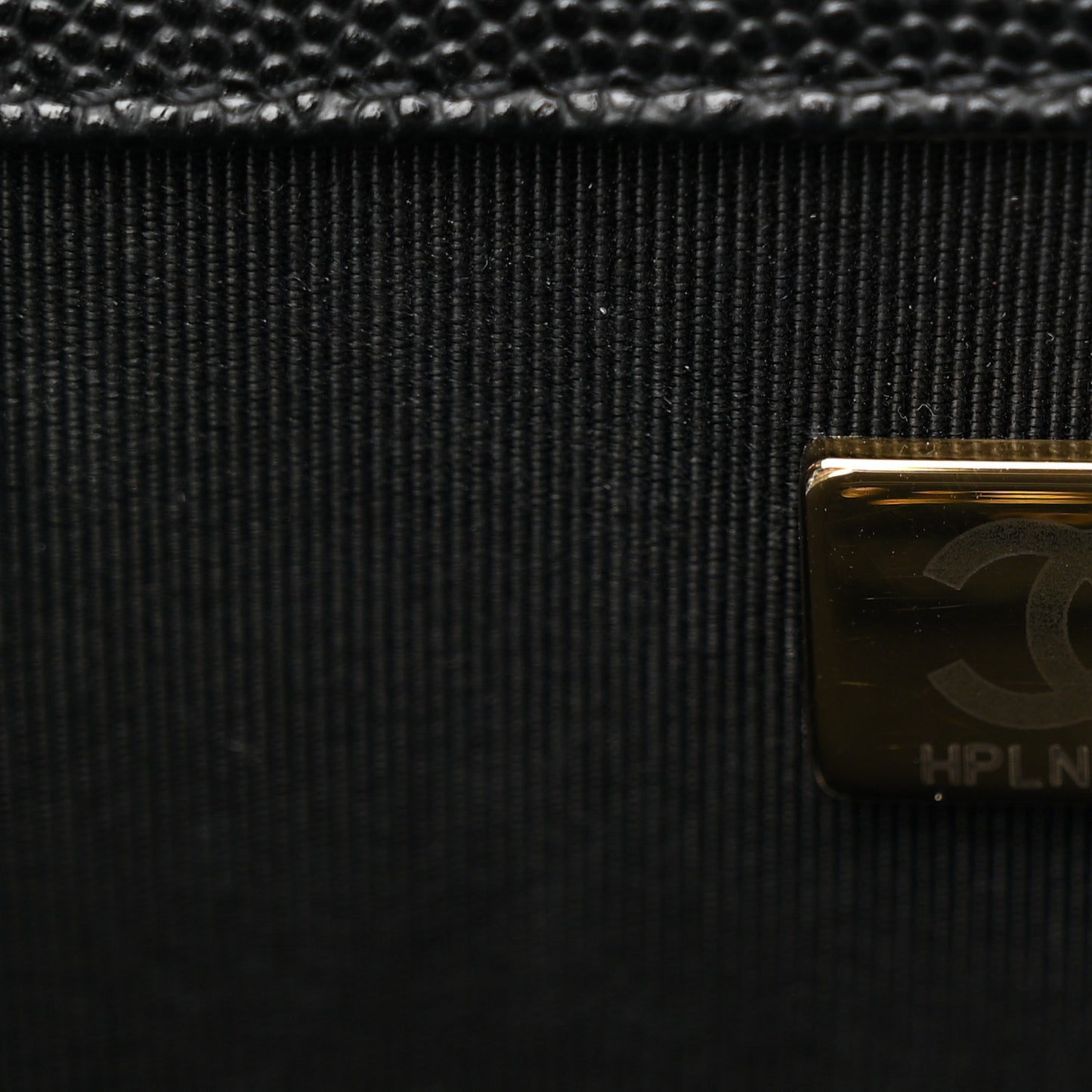 Caviar Quilted Medium Boy Flap Black