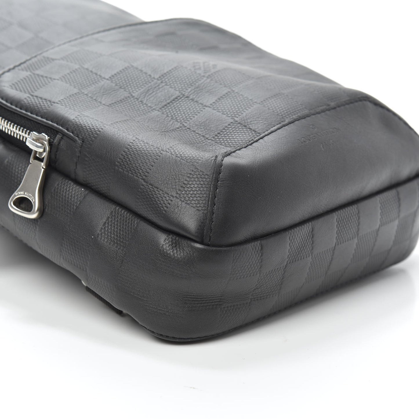 Damier Infini Avenue Sling Bag Onyx