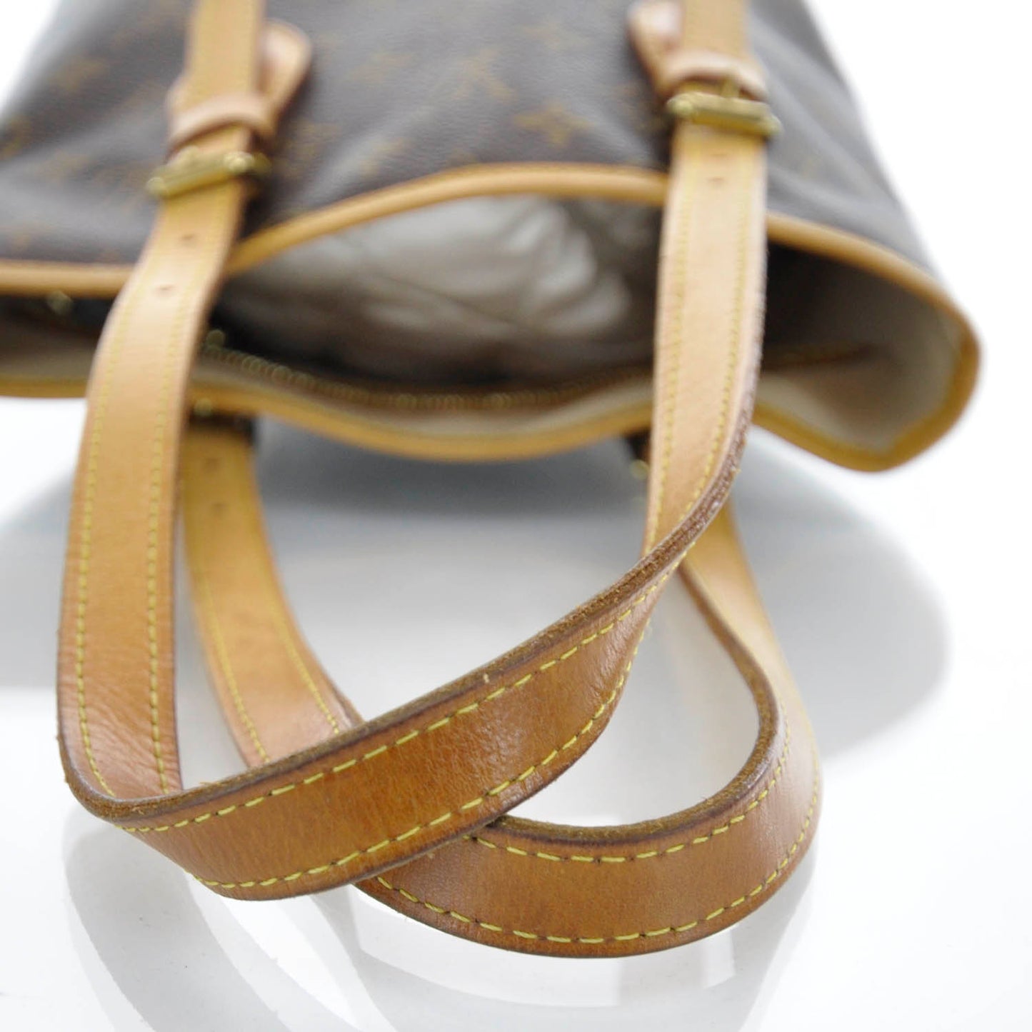 Monogram Petit Bucket 23