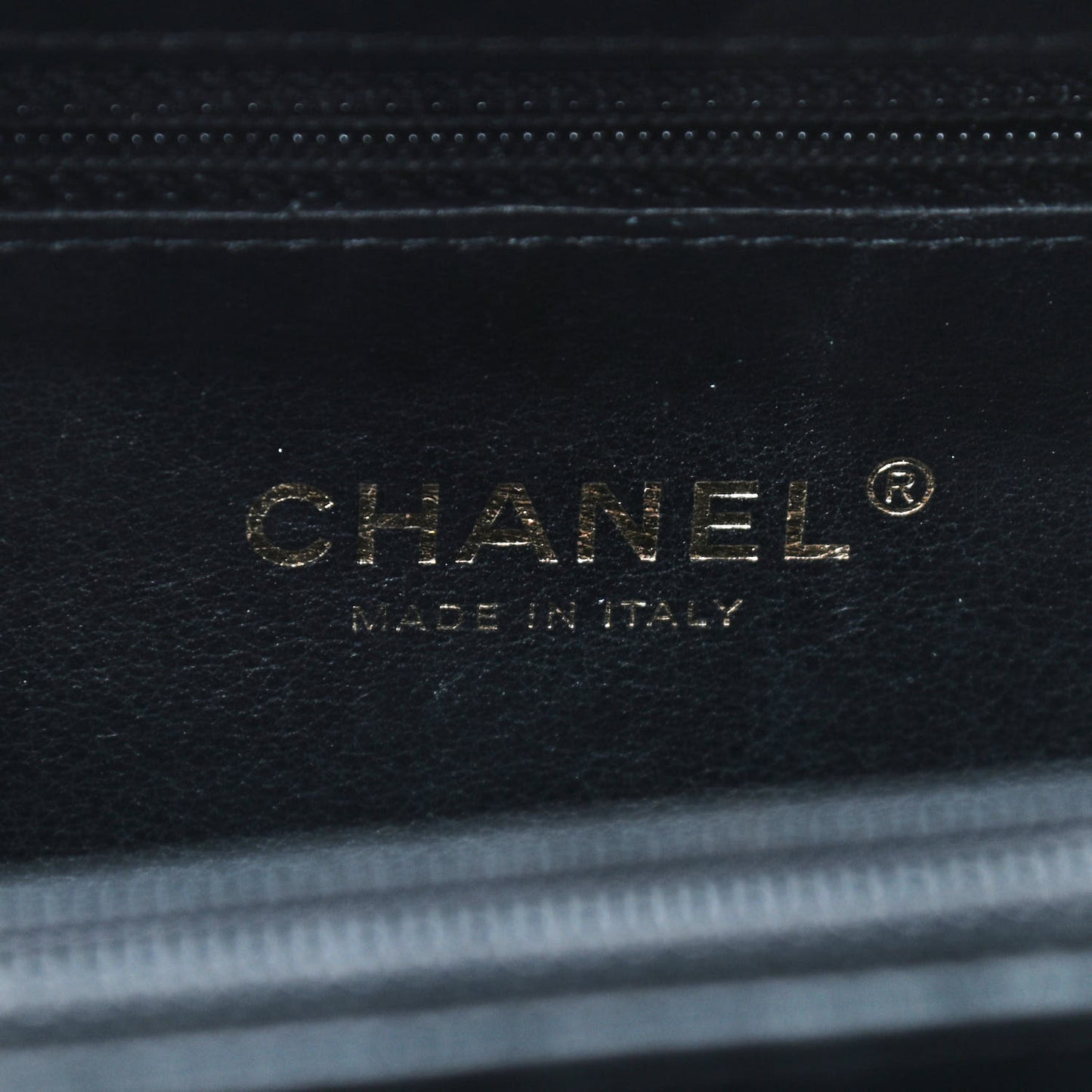 Caviar Quilted Medium CC Filigree Vanity Case Black