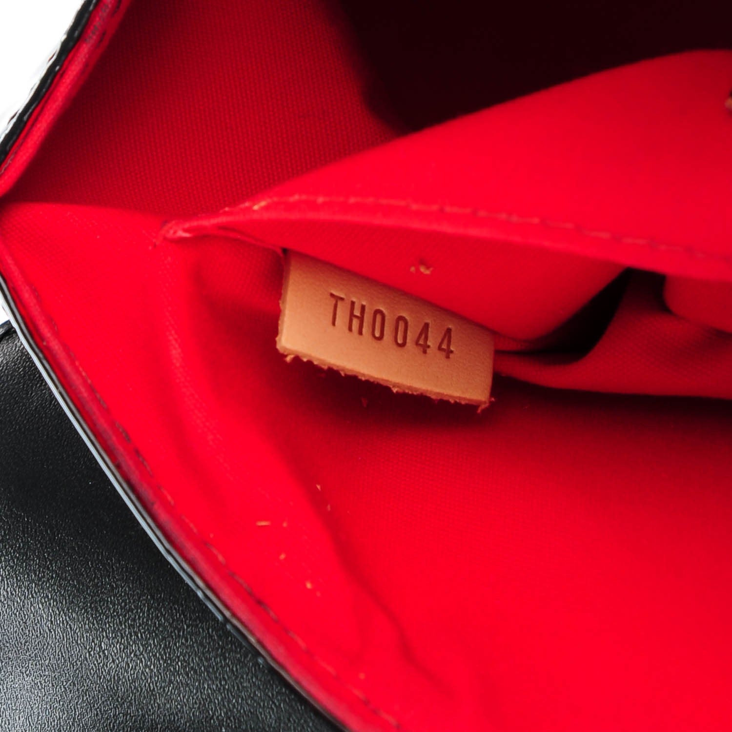 Louis Vuitton Vernis Biscayne Bay PM Noir 7 of 9