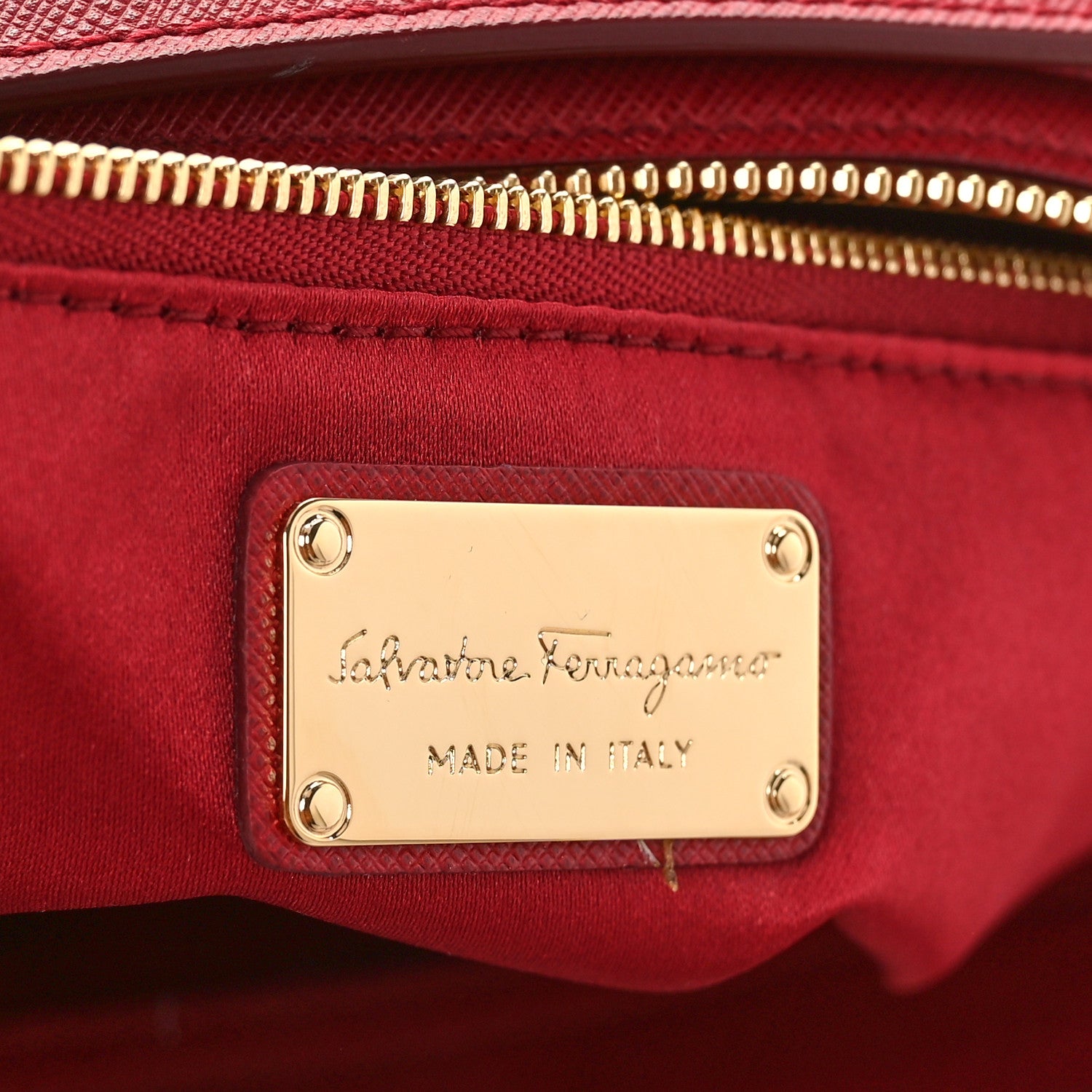 Salvatore Ferragamo Saffiano Beky Tote Rosso 6 of 8