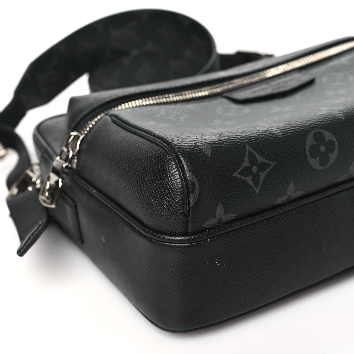 Taiga Monogram Eclipse Outdoor Messenger Black