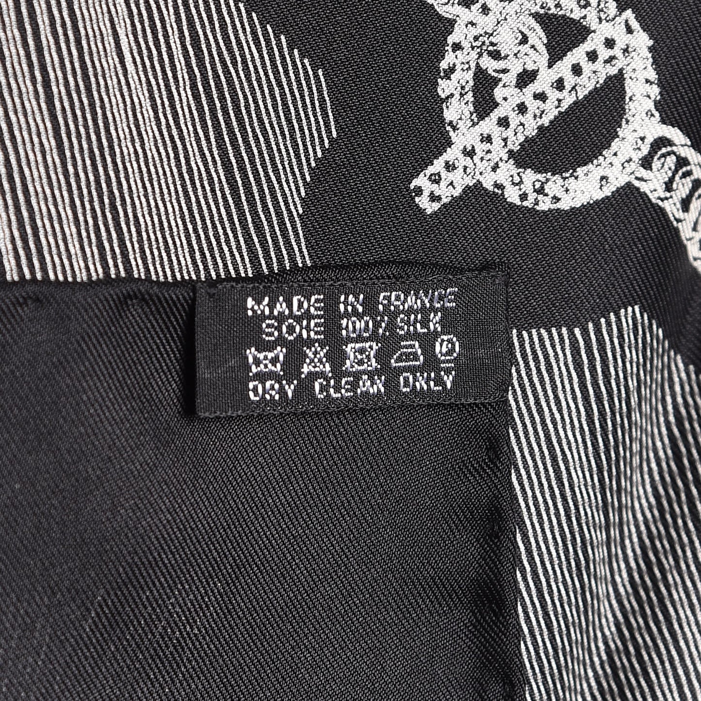Silk Etude Pour Une Parure De Gala Scarf 90 Black White
