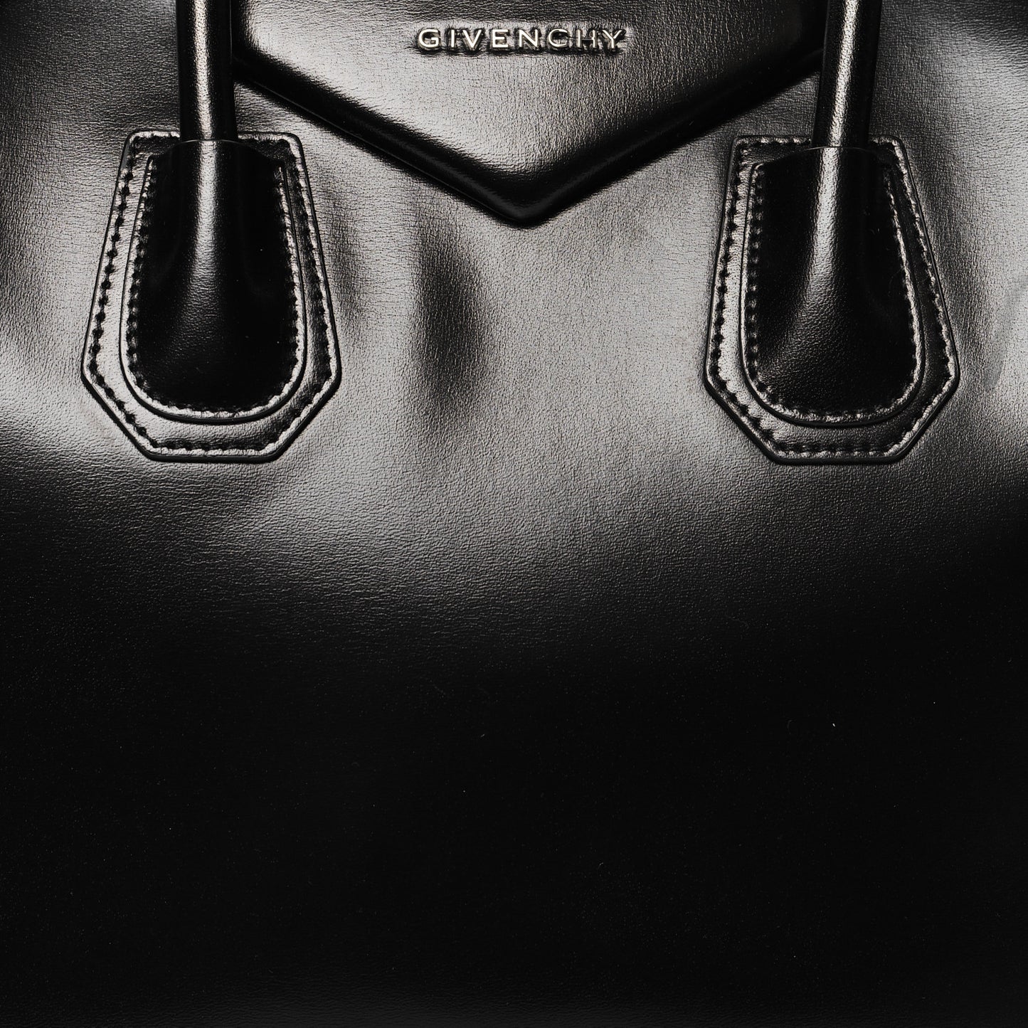 Shiny Lord Calfskin Medium Antigona Black