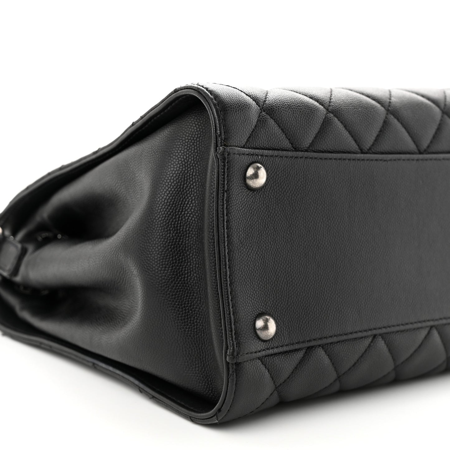 Caviar Quilted Medium CC Bucket Bag Black