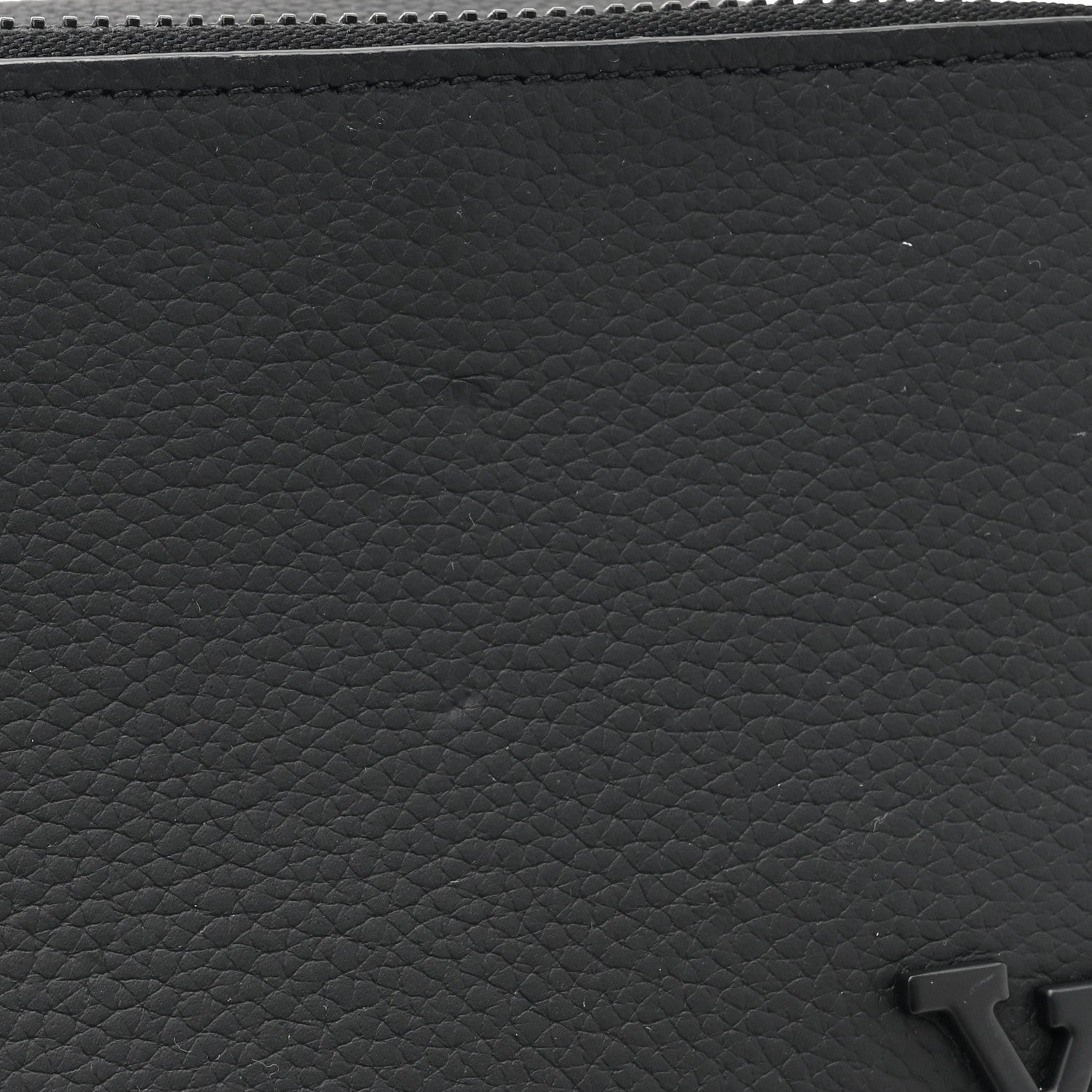 Louis Vuitton Calfskin Aerogram Alpha Wearable Wallet Black 11 of 12