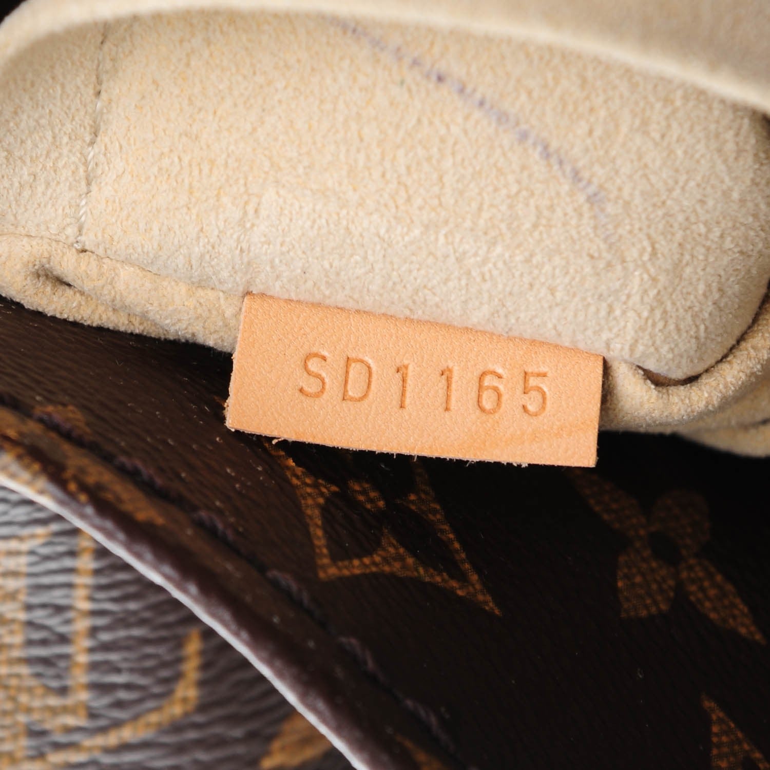 Louis Vuitton Monogram Artsy MM 11 of 13