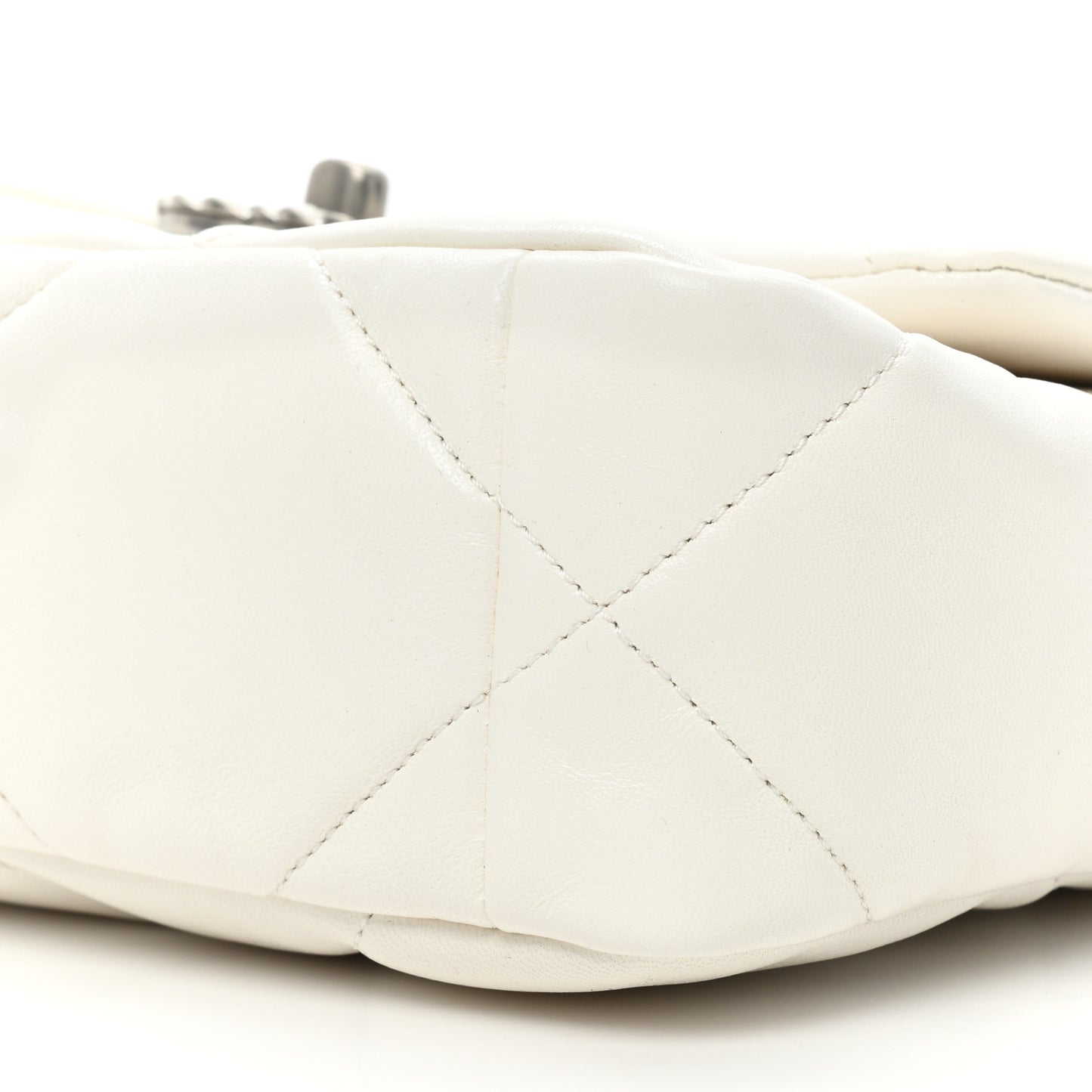 Lambskin Quilted Medium Chanel 19 Flap White