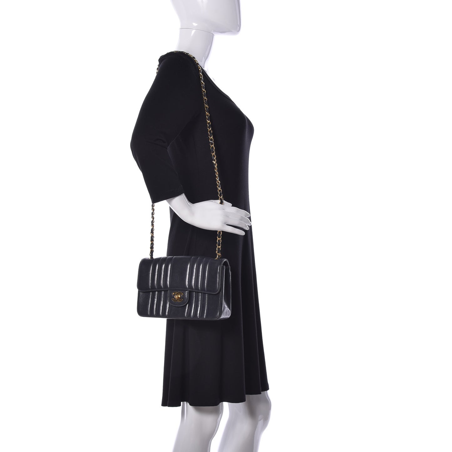Lambskin Vertical Quillt Jumbo Single Flap Black