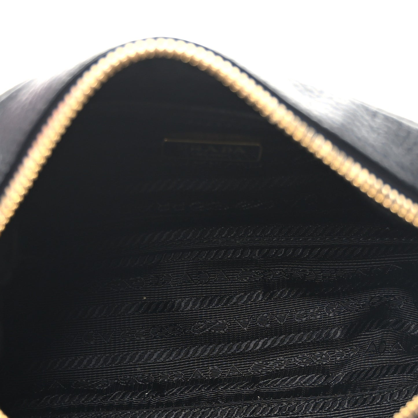 Vitello Daino Camera Crossbody Black