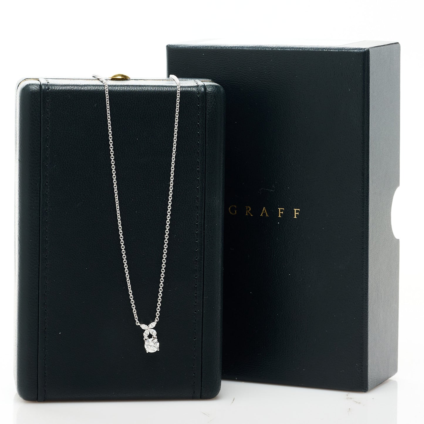 18K White Gold Diamond Classic Butterfly Round Pendant Necklace